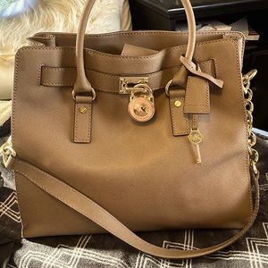 Michael Kors Hamilton Tote Like New Shoulder Bag Clean No Odors
